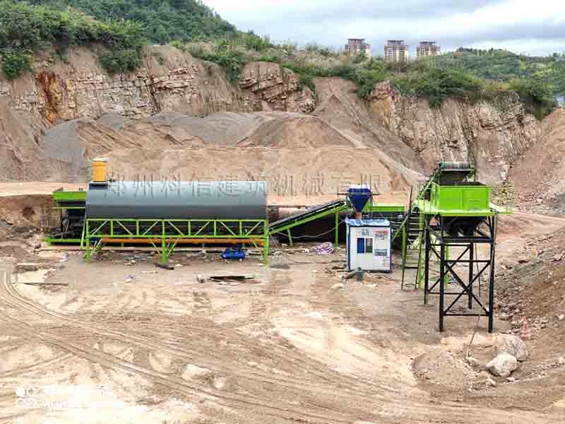 基層材料拌合站用什么？500噸的穩(wěn)定土拌和站